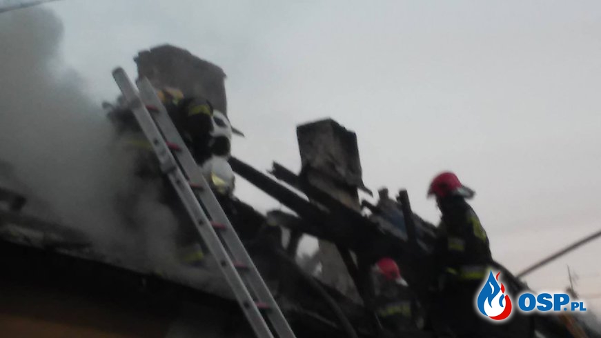 Pożar budynku wielorodzinnego w Łajsach! OSP Ochotnicza Straż Pożarna