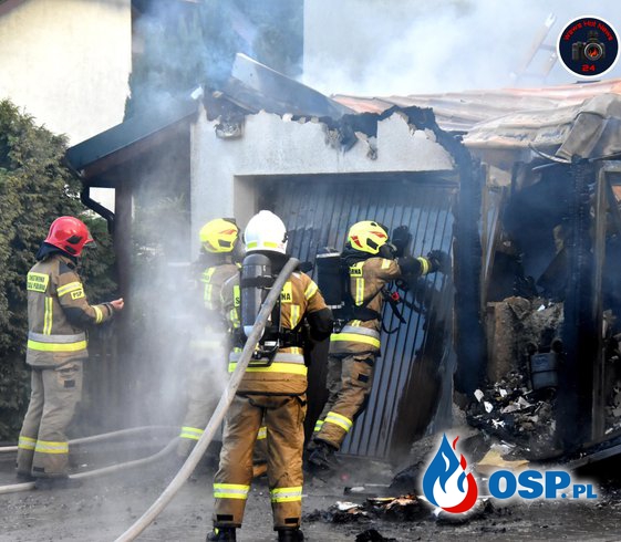 Pożar domu pod Piasecznem, ogień z przyłącza gazowego sięgał kilku metrów. Dwie osoby zostały ranne. OSP Ochotnicza Straż Pożarna