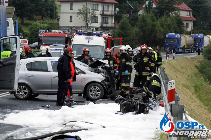 Dwie osoby zginęły w czołowym zderzeniu motocykla z samochodem osobowym! OSP Ochotnicza Straż Pożarna