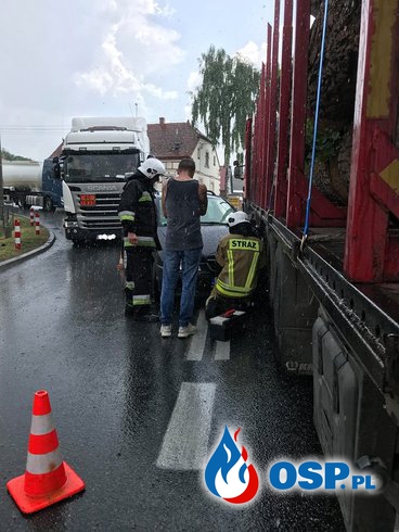 Kolizja z udziałem samochodu ciężarowego na DK.26 OSP Ochotnicza Straż Pożarna