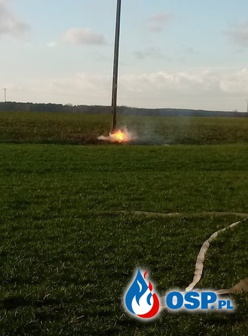 Pożar słupa enegetycznego OSP Ochotnicza Straż Pożarna