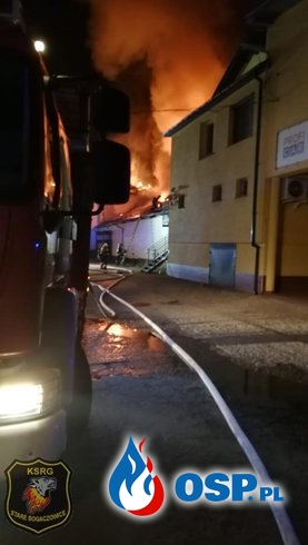 Nocny pożar dawnej hurtowni w Wałbrzychu. To prawdopodobnie podpalenie. OSP Ochotnicza Straż Pożarna