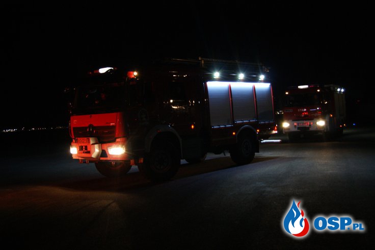 Pobiegli nocą na lotnisku OSP Ochotnicza Straż Pożarna